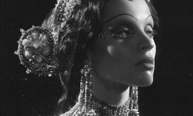 ДАМИР ЖУКЕНОВ Вне времени ДАМИР ЖУКЕНОВ Вне времени