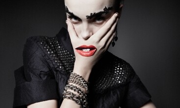 ДАНИЛ ГОЛОВКИН Мода как спектакль ДАНИЛ ГОЛОВКИН Мода как спектакль