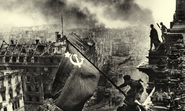 Выставка «Россия. ХХ век в фотографиях 1941-1945» Выставка «Россия. ХХ век в фотографиях 1941-1945»