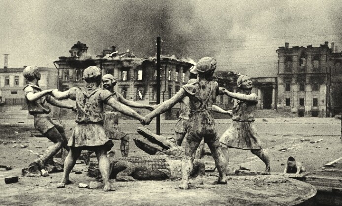 Выставка «Россия. ХХ век в фотографиях 1941-1945» Выставка «Россия. ХХ век в фотографиях 1941-1945»