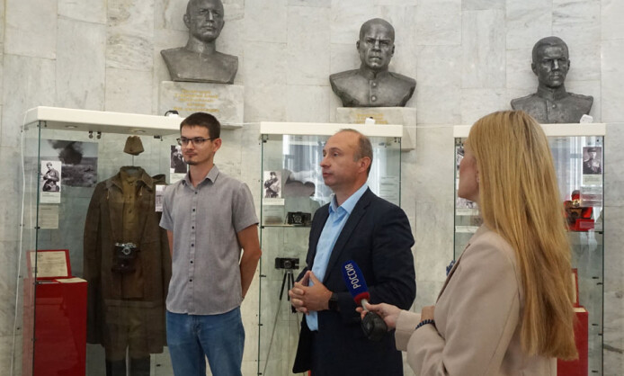 Выставка «С «лейкой» и блокнотом» Выставка «С «лейкой» и блокнотом»