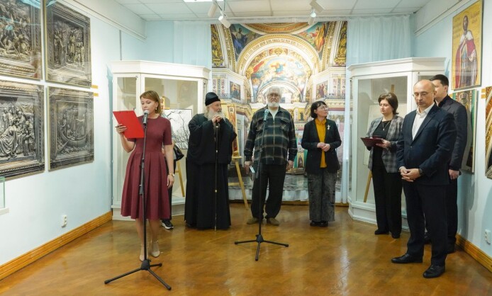 «Воин. Миротворец. Молитвенник. Образ святого благоверного князя Александра Невского в убранстве Исаакиевского и Сампсониевского соборов и храма Спас на Крови». «Воин. Миротворец. Молитвенник. Образ святого благоверного князя Александра Невского в убранстве Исаакиевского и Сампсониевского соборов и храма Спас на Крови».