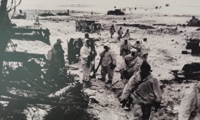 «Помните! Через века, через года, – помните!»  «Помните! Через века, через года, – помните!»