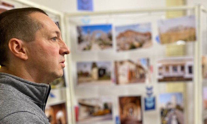 Фотовыставка Антона Вергуна «Десять!», посвященная 10-летию сетевого издания Fonar.TV Фотовыставка Антона Вергуна «Десять!», посвященная 10-летию сетевого издания Fonar.TV