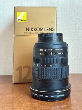 Nikon DX AF-S Nikkor 12-24 1:4 Без сколов и повреждений Комплект