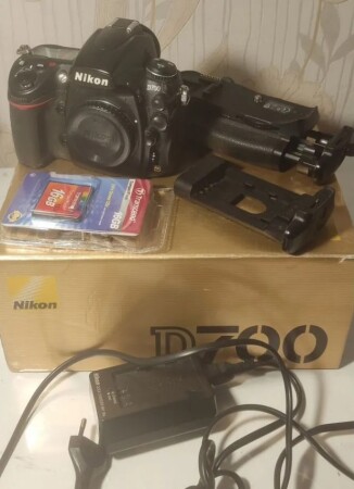 Nikon D700 с бустером и другими допами