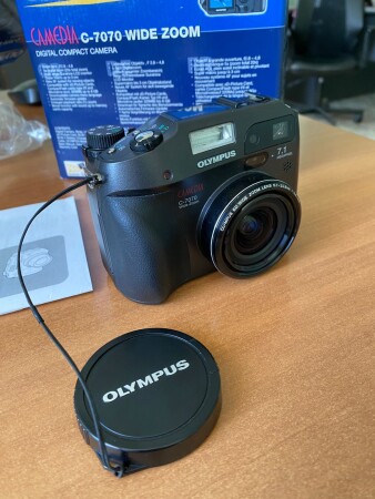 Камера Olympus Camedia C-7070