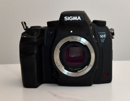 Фотоаппарат Sigma SD1M, с объективами и вспышкой