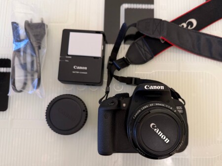 Фотоаппарат Canon eos 700d с объективом