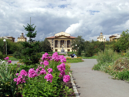 В парке музы.