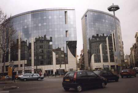 Странная архитектура города Лиона