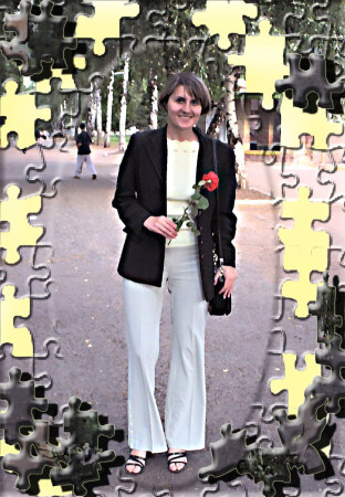 Пазл-девушка с цветком