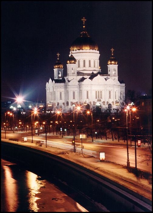 Полночь. Храм Христа Спасителя.