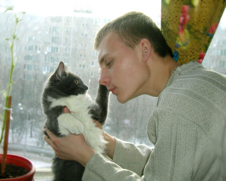 Братик, брось эти телячьи нежности....