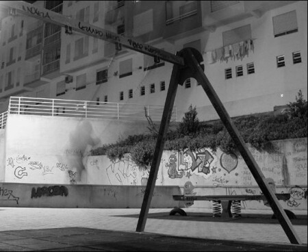 Ночь, улица, фонарь, качели,