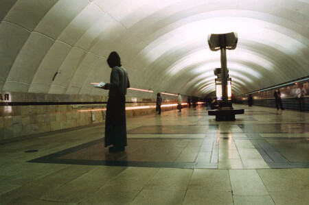 В метро 2