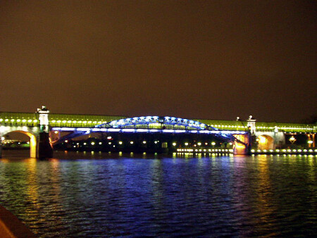 Мост через Москву-реку