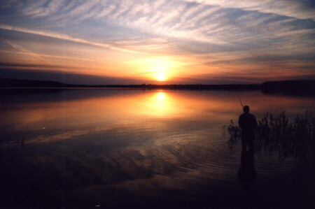 А зори у здесь тихие