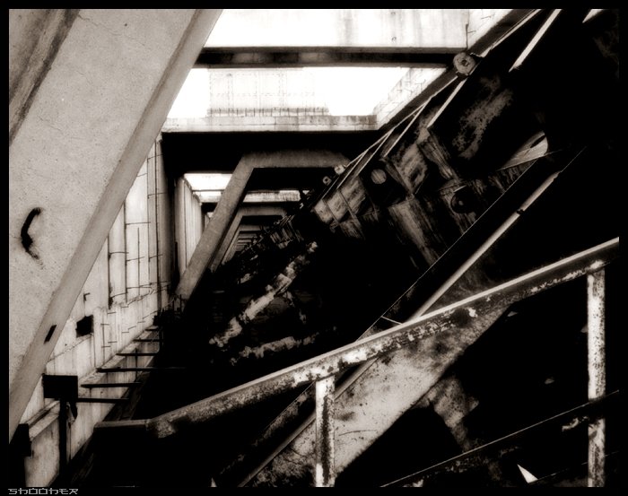 t h i n g s - 3 (the space under)