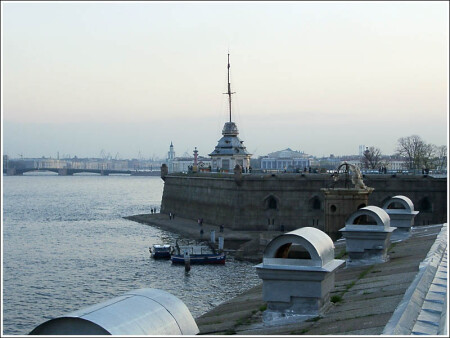 ...и берегов её гранит...