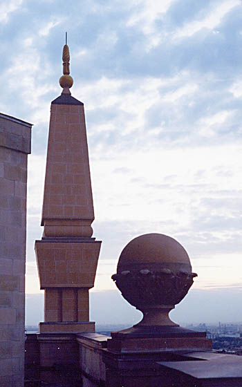 На крыше