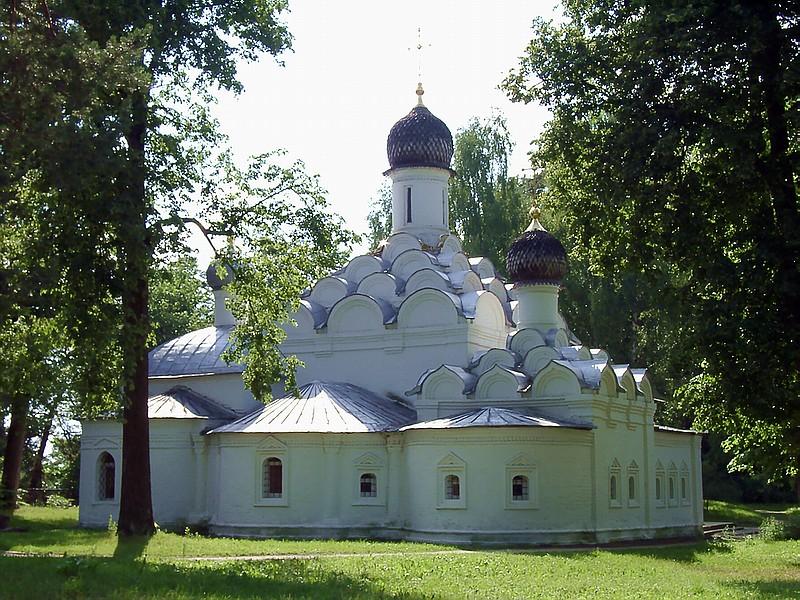 Храм.
