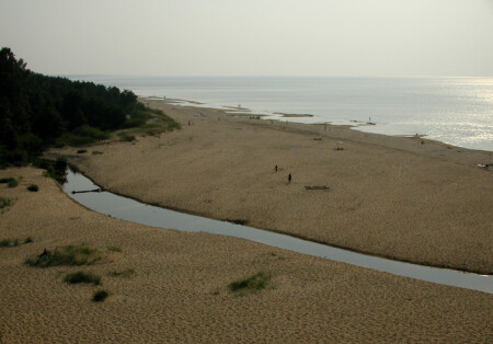 Река и море