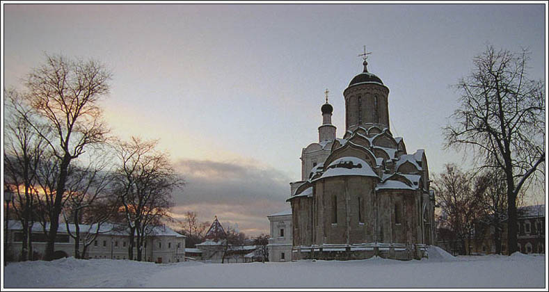 Зимний вечер Андроникова монастыря.