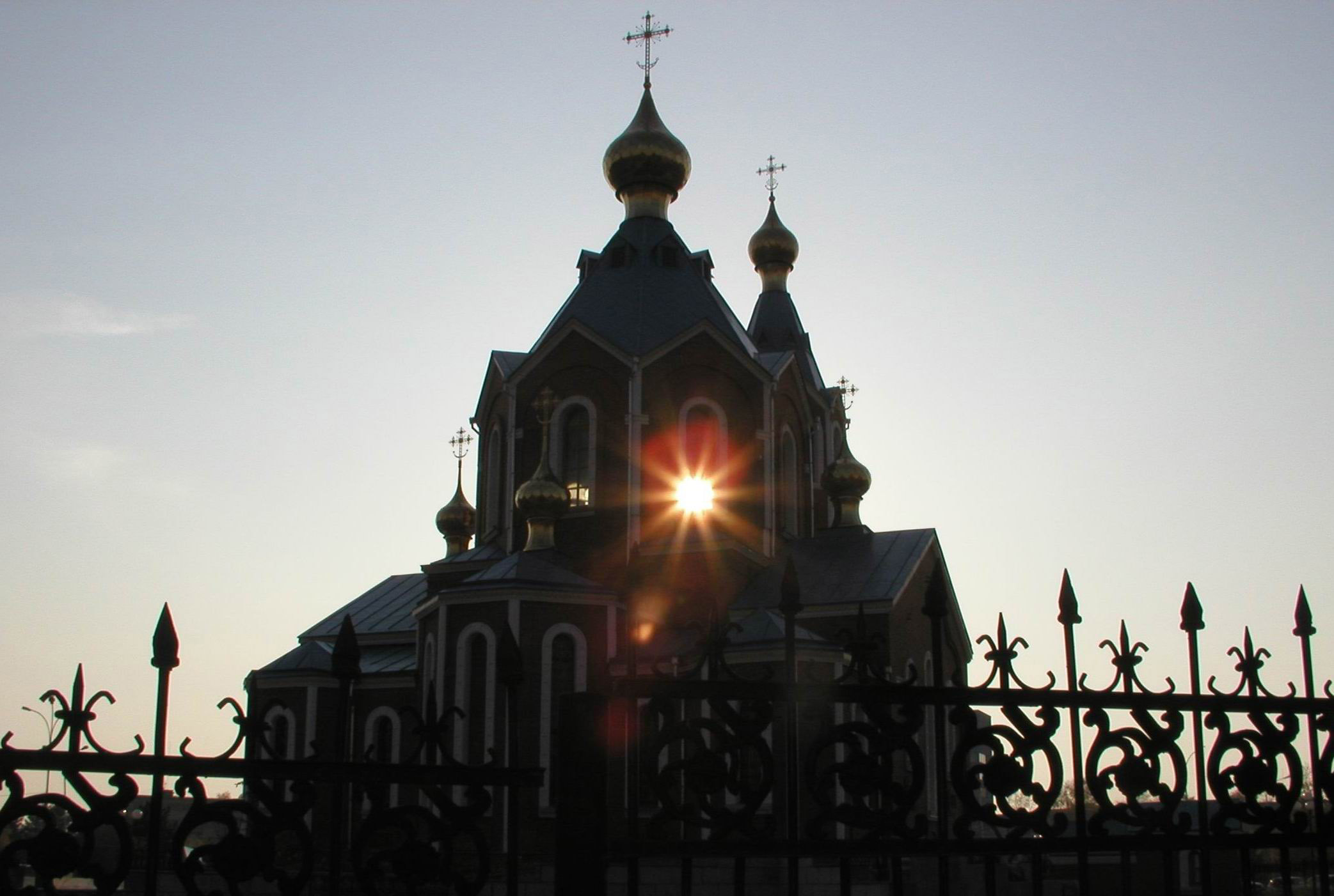 Я знаю где ночует солнце.