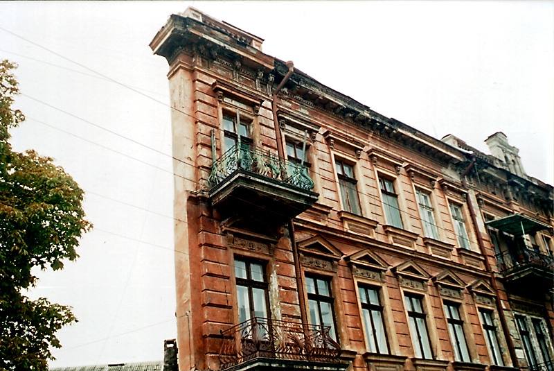 Плоский дом