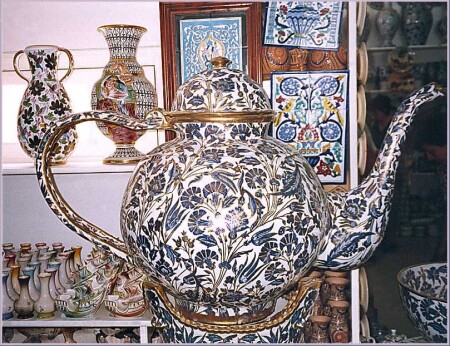 Ну очень большой чайник (Набуль, Тунис)