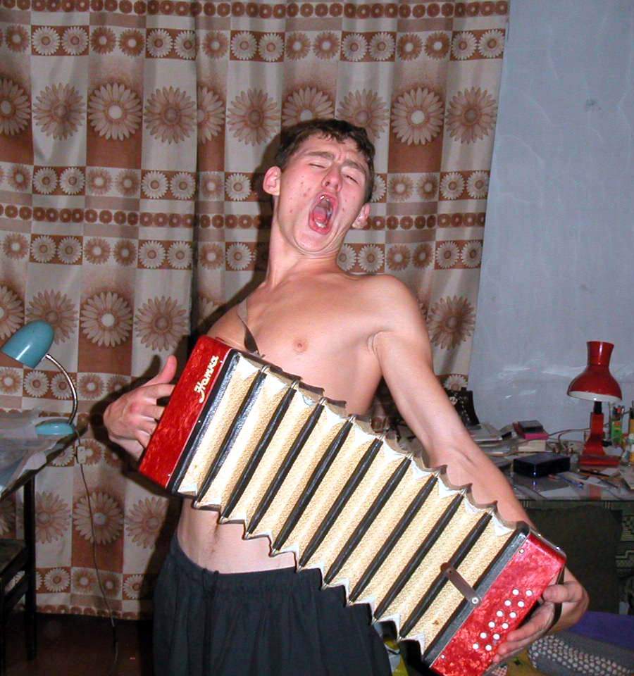 Гармоничный певец
