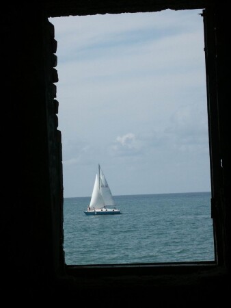 Белеет парус одинокий...