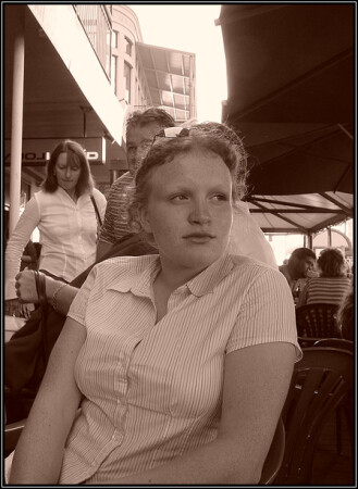 Задумалась