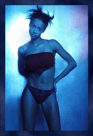 Девушка цвета индиго