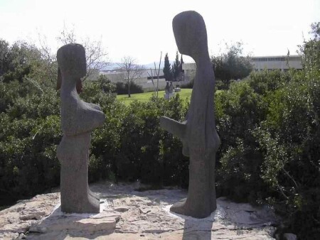 "Каменная эрекция"