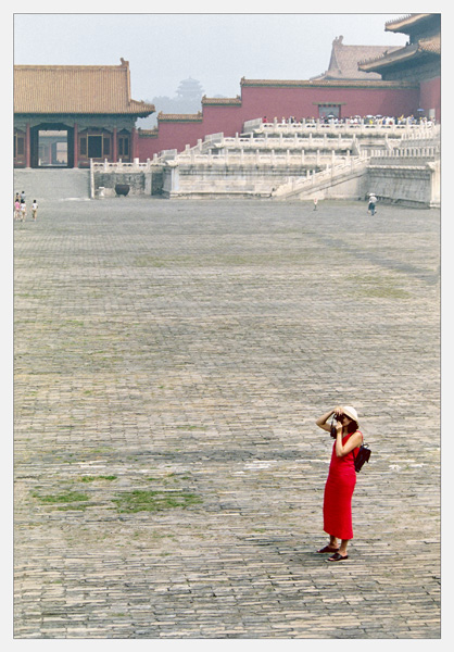 China lady in red