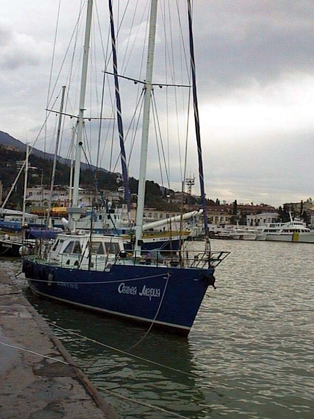 А не уйти ли нам в море?