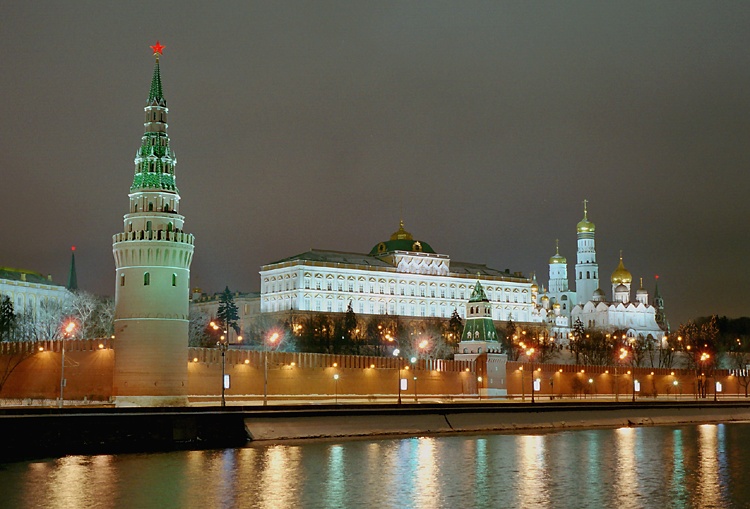 Набережная ночью