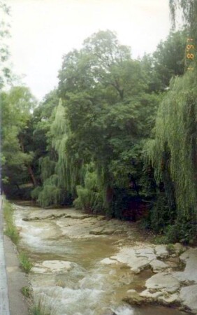 Горная речка в парке г. Кисловодска (Кавминводы)