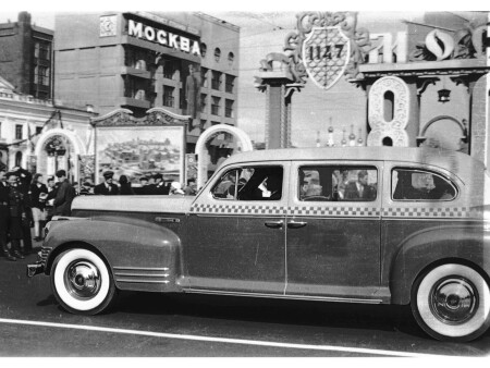 800 лет Москвы (сентябрь 1947 г.) Фото 2 - ЗИС 110