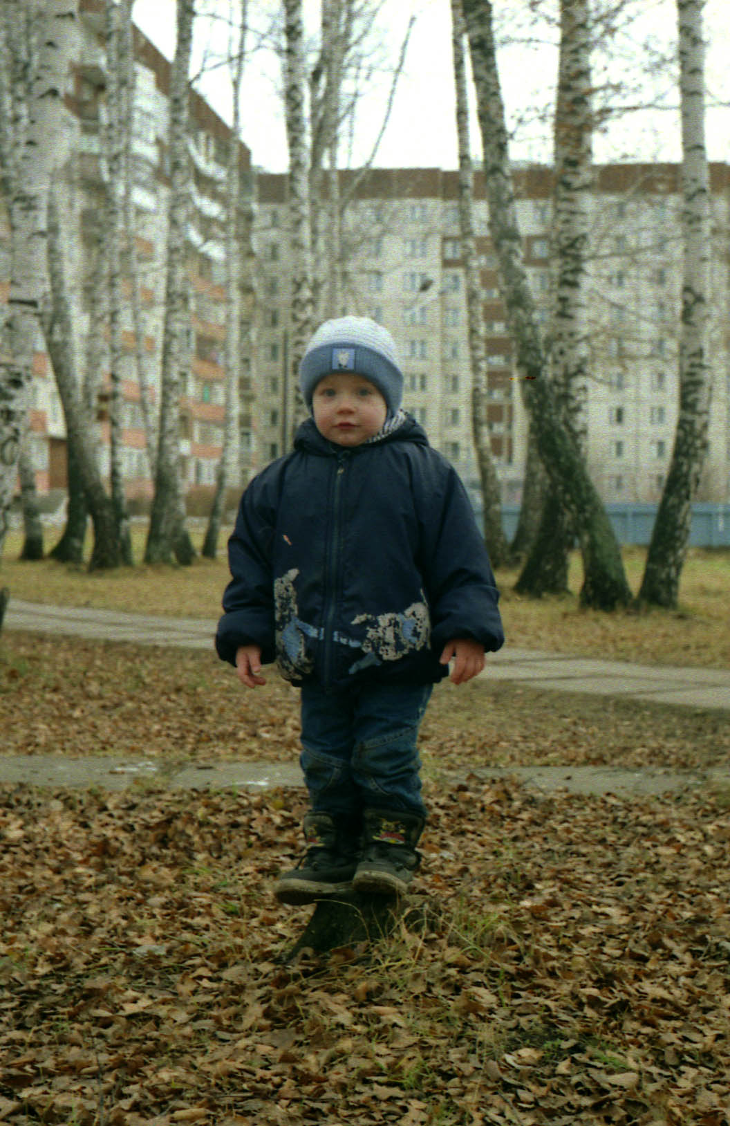 На пенечке