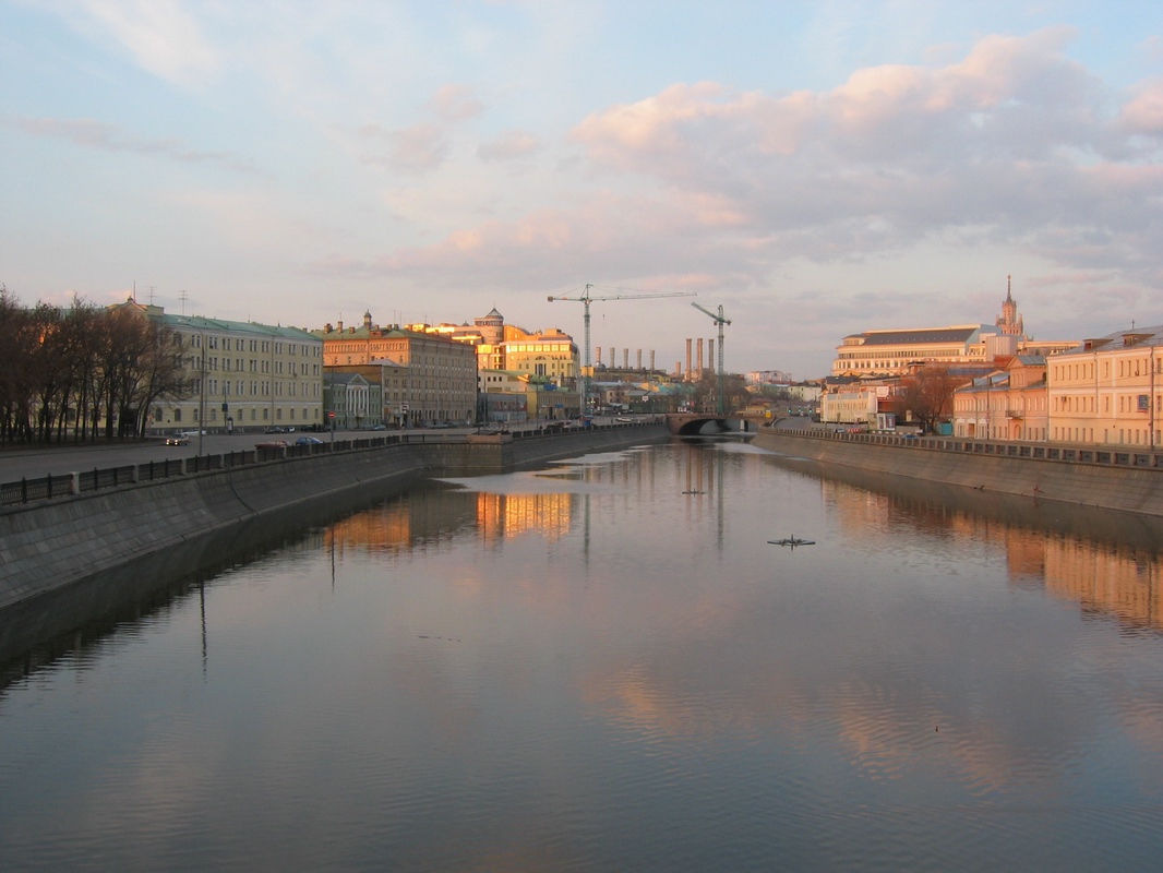 Не придумал (весна это, в Москве :))