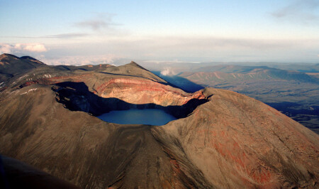 Камчатка, вулканическое озеро.