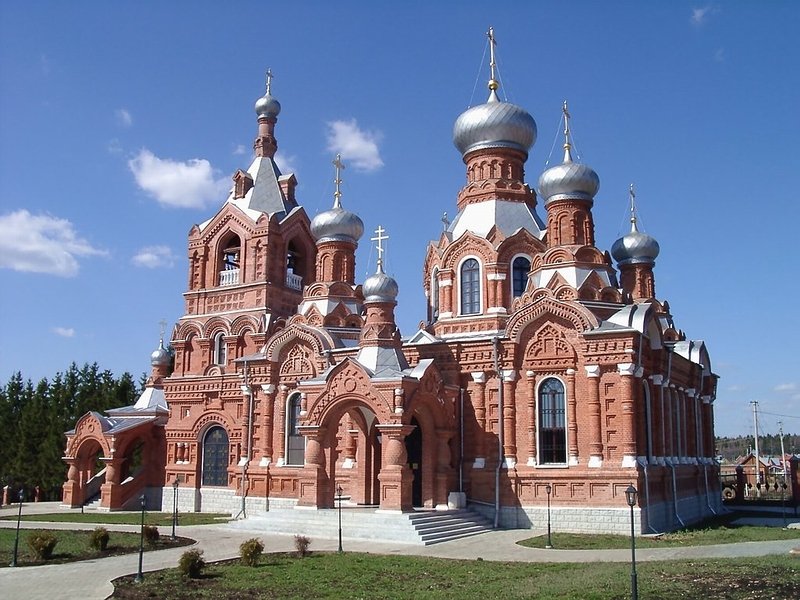Дарна. Храм Крестовозжвижения.