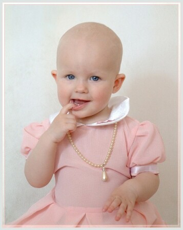 Первый зуб.