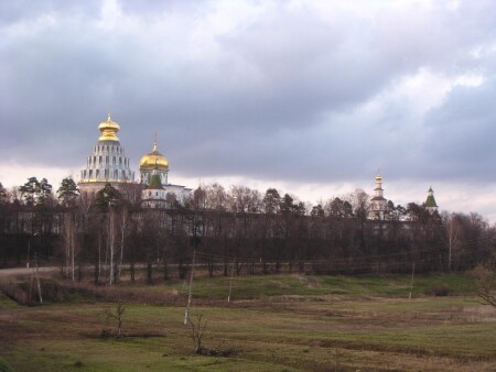 Вечер. Новоиерусалимский монастырь.