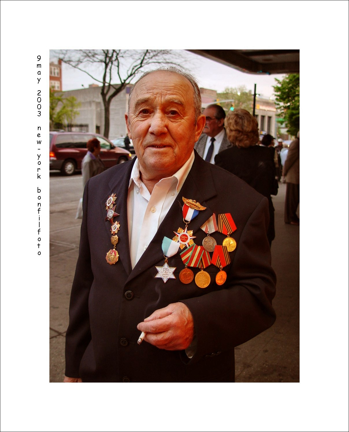 ДАВАЙ ЗАКУРИМ,ТОВАРИЩ БОЕВОЙ... /NEW-YORK,BROOKLYN/