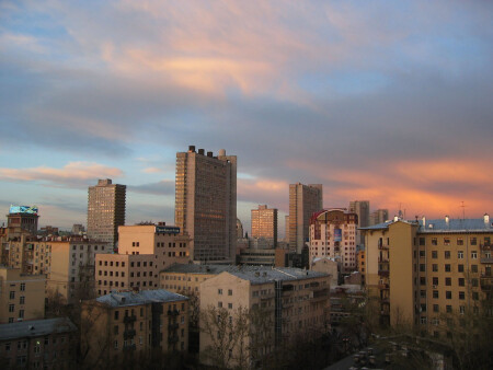 Вид из окна в рабочий вечер