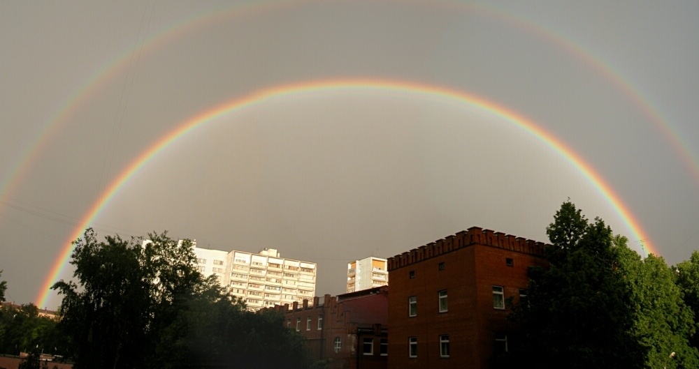 Две радуги над городом